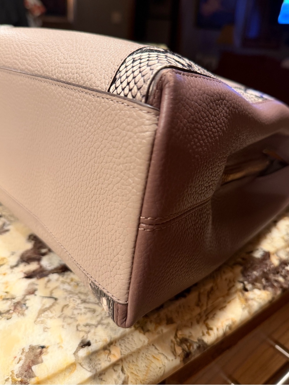 Kate Spade NWOT Color block Pebbled Leather Triple Compartment Tote Snake Print - Picture 8 of 11